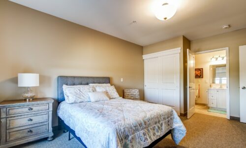 Bedroom in suite at Oakcrossing Retirement Living