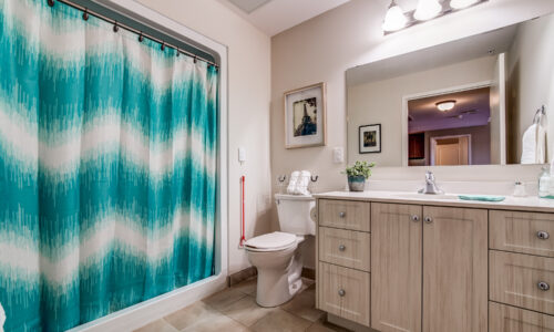 Bathroom in suite at Oakcrossing Retirement Living