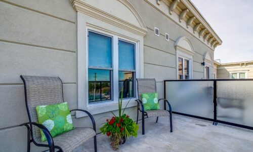 Outdoor balcony of suite at Oakcrossing Retirement Living