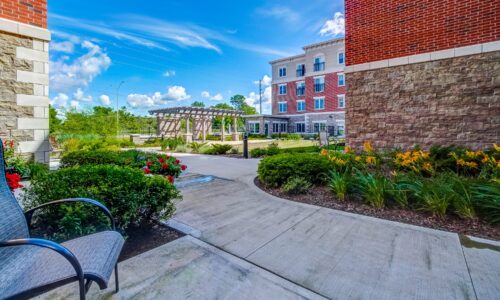 Courtyard at Oakcrossing Retirement Living