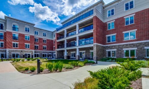 Courtyard at Oakcrossing Retirement Living